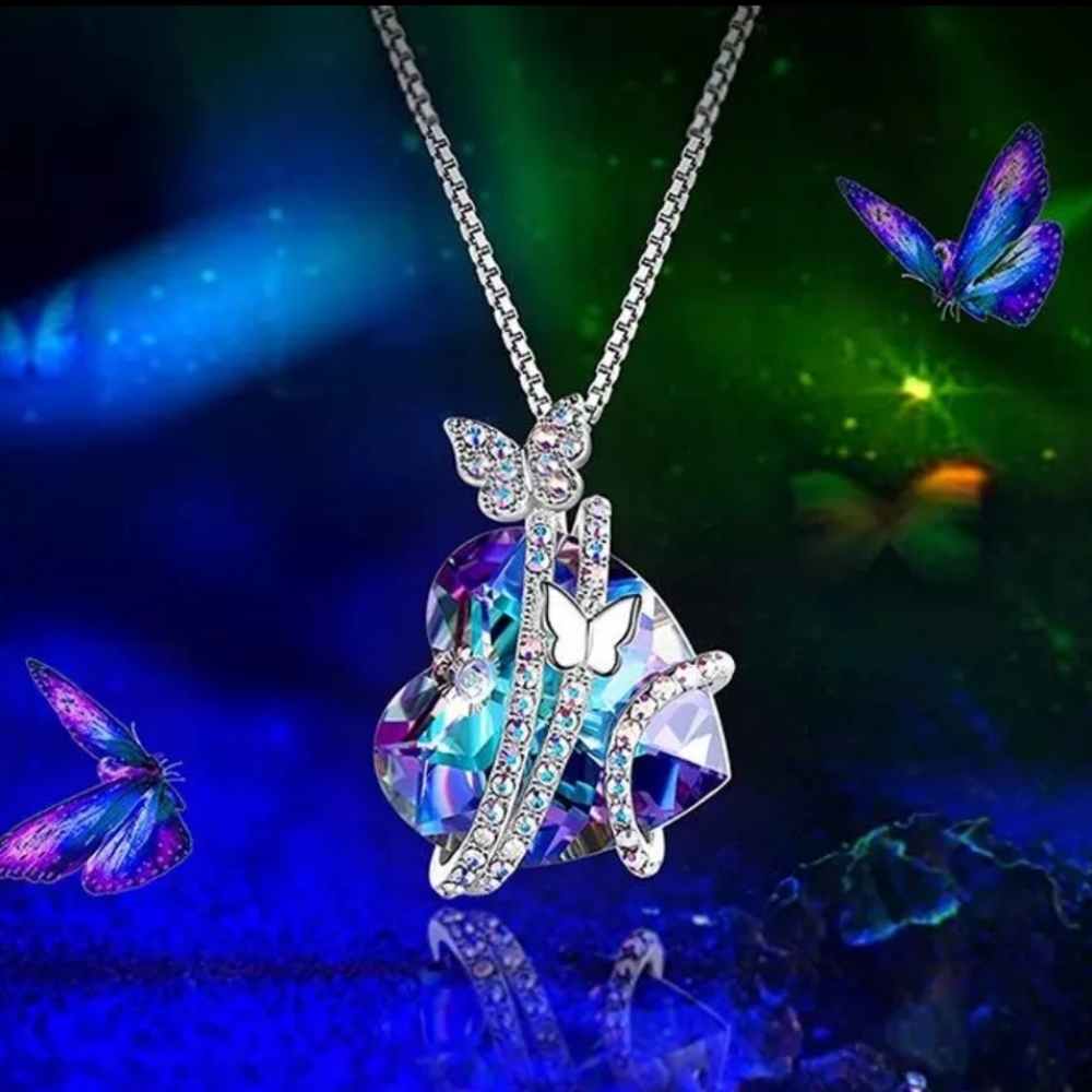 Crystal Heart Pendant Necklace - Picture 2 of 8